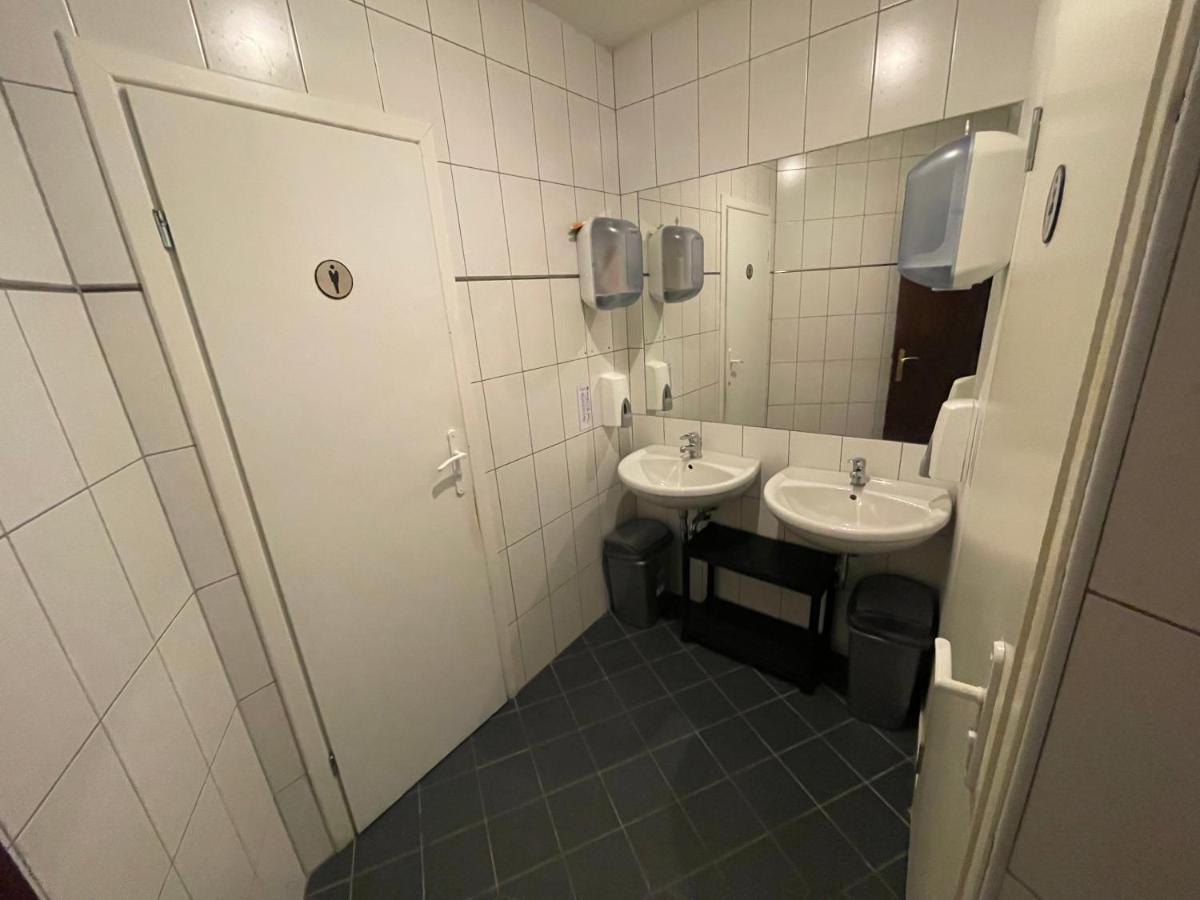 Mr Jo'S Hostel 考纳斯 外观 照片