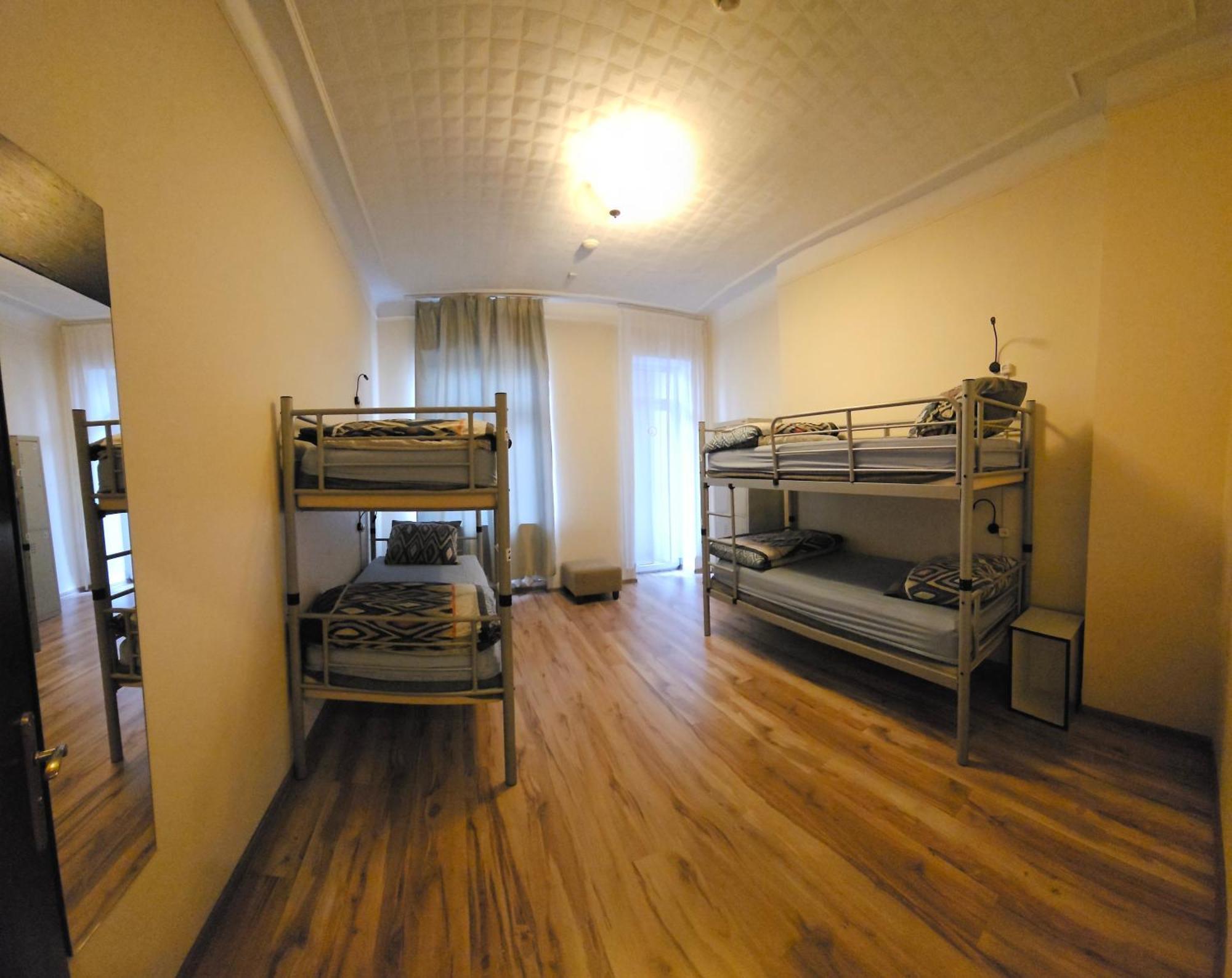 Mr Jo'S Hostel 考纳斯 外观 照片